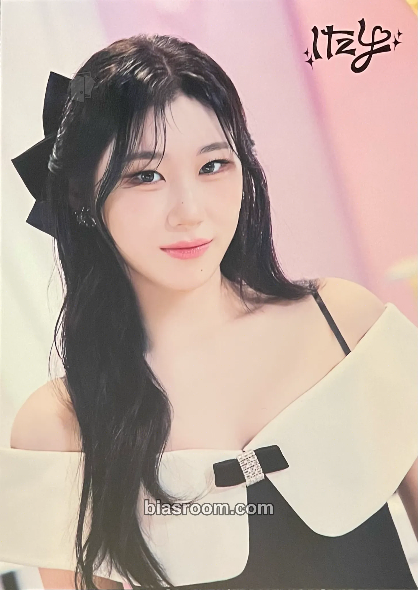 Chaeryeong JYP JAPAN POPUP STORE 2024 Photocard - ITZY - ITZY K-pop photocard