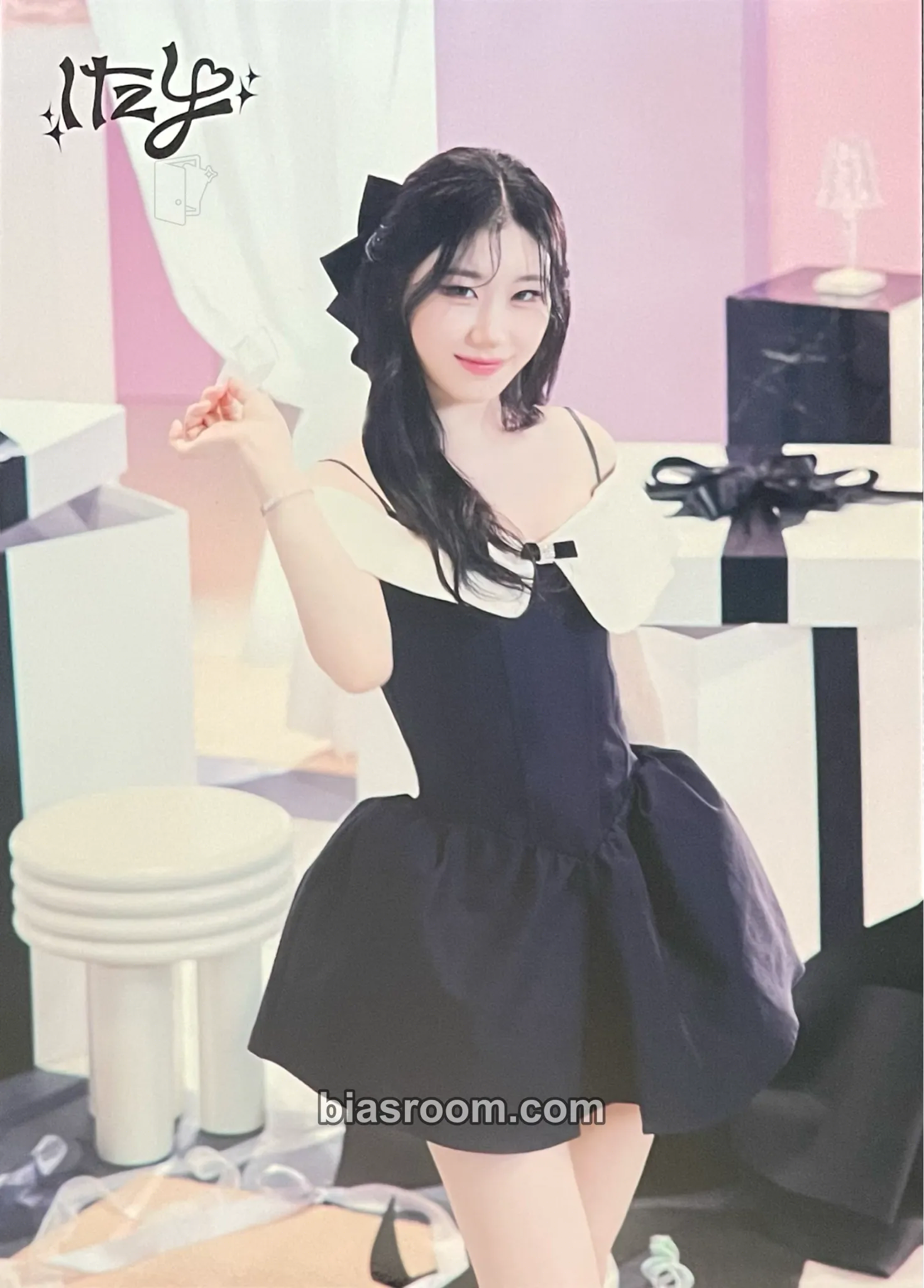 Chaeryeong JYP JAPAN POPUP STORE 2024 Photocard - ITZY - ITZY K-pop photocard