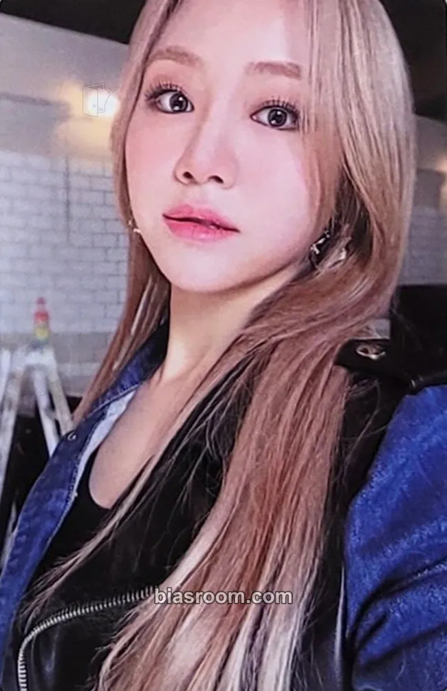 Dahyun Yellow punch Photocard - Rocket Punch - Rocket Punch K-pop photocard