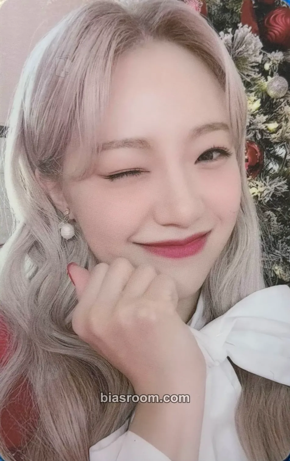 Jeewon 2022 C9 Christmas Photocard - cignature - cignature K-pop photocard