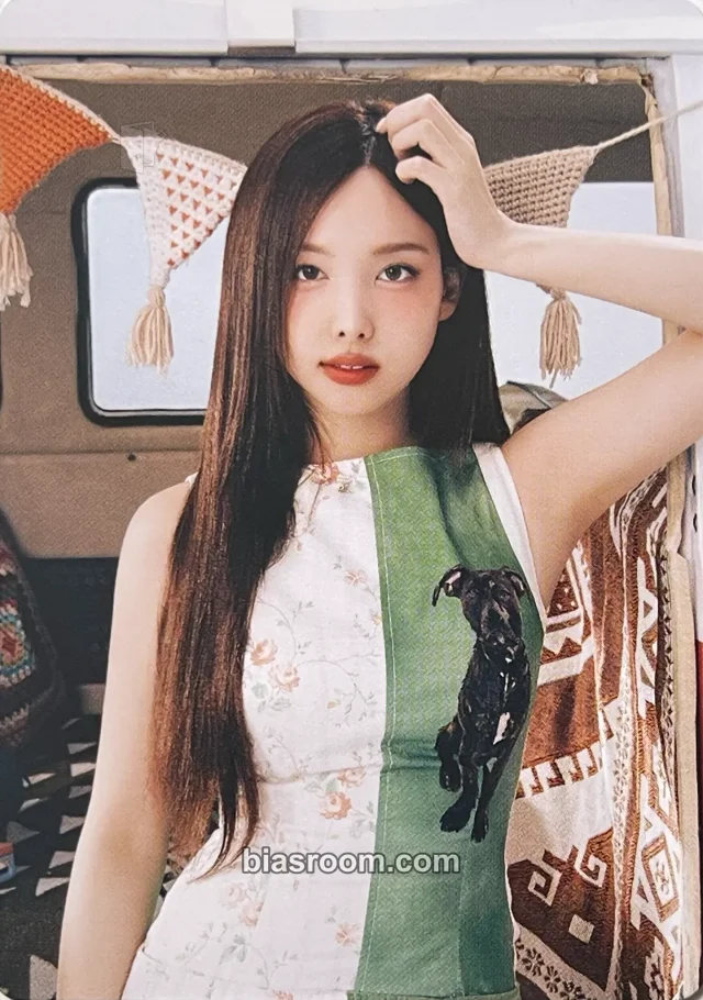TWICE - Nayeon - #TWICE5 Album release event trading card