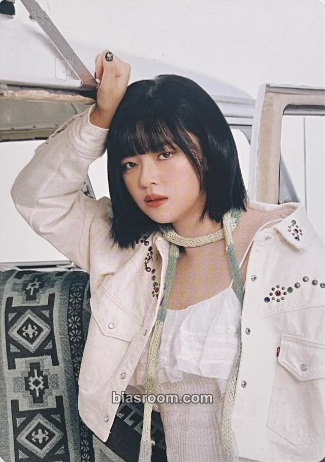 TWICE - Jeongyeon - #TWICE5 Album release event trading card