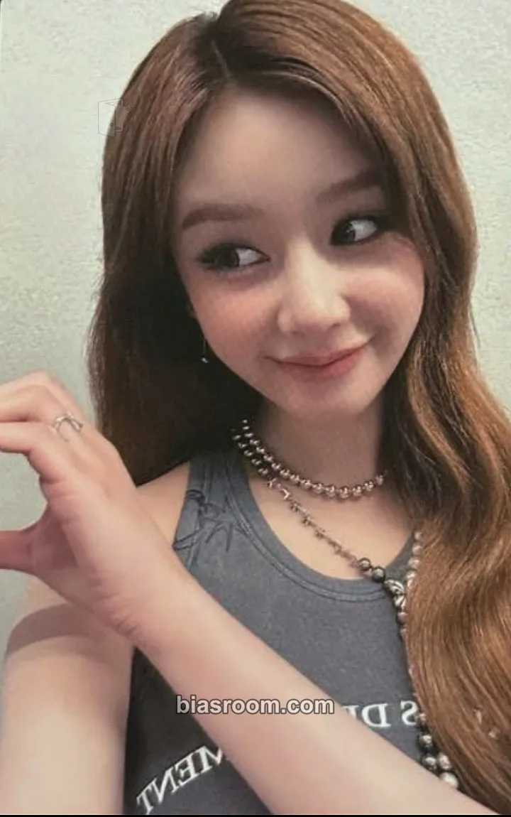 Pharita CHOOM World Tour Photocard - BABYMONSTER - BABYMONSTER K-pop photocard