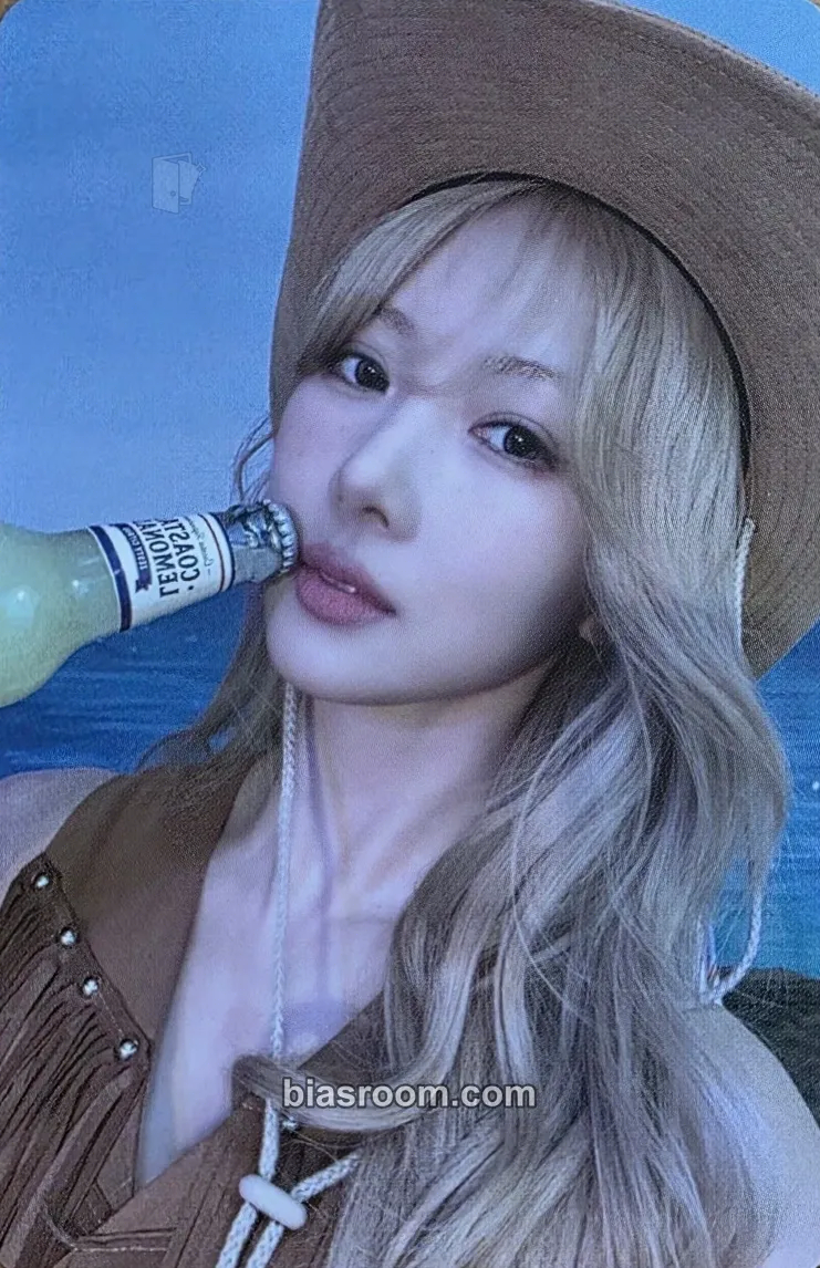 Yoohyeon Playlist #Your Youth Photocard - Dreamcatcher - Dreamcatcher K-pop photocard