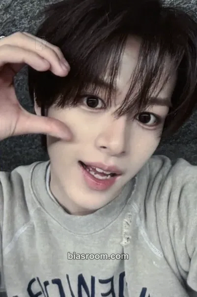 Teru Youth Today Photocard - VAYONN - VAYONN K-pop photocard