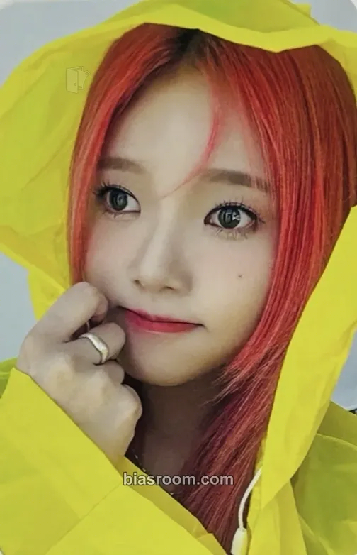 Soojin Bliss Photocard - Weeekly - Weeekly K-pop photocard