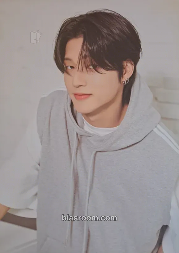 Wooyoung 2024 Fanmeeting - Atiny's Voyage: From A to Z Photocard - ATEEZ - ATEEZ K-pop photocard