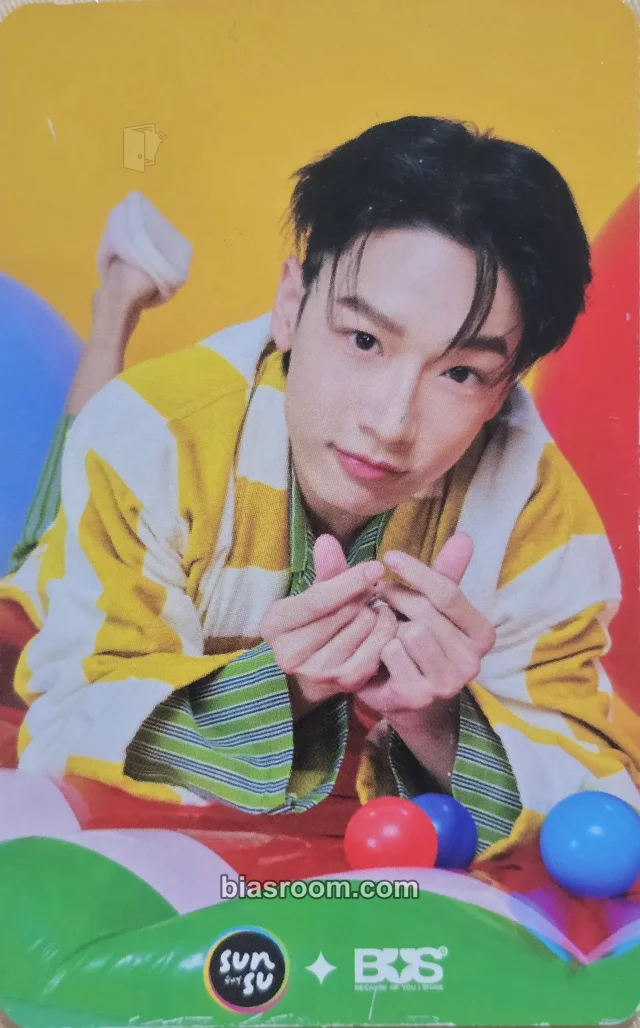 BUS - Nex - SUNSU x BUS Other brand collaboration random photocard pajamas version
