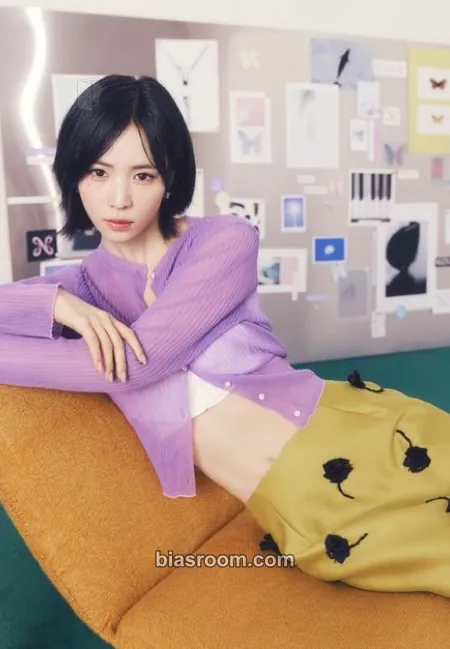 Maya Portfolio Photocard - NiziU - NiziU K-pop photocard