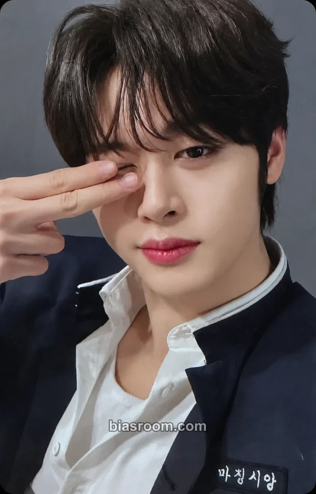 CLOSE YOUR EYES - Ma Jingxiang - ETERNALT Album withfans / yizhiyu (yzy) fansign
