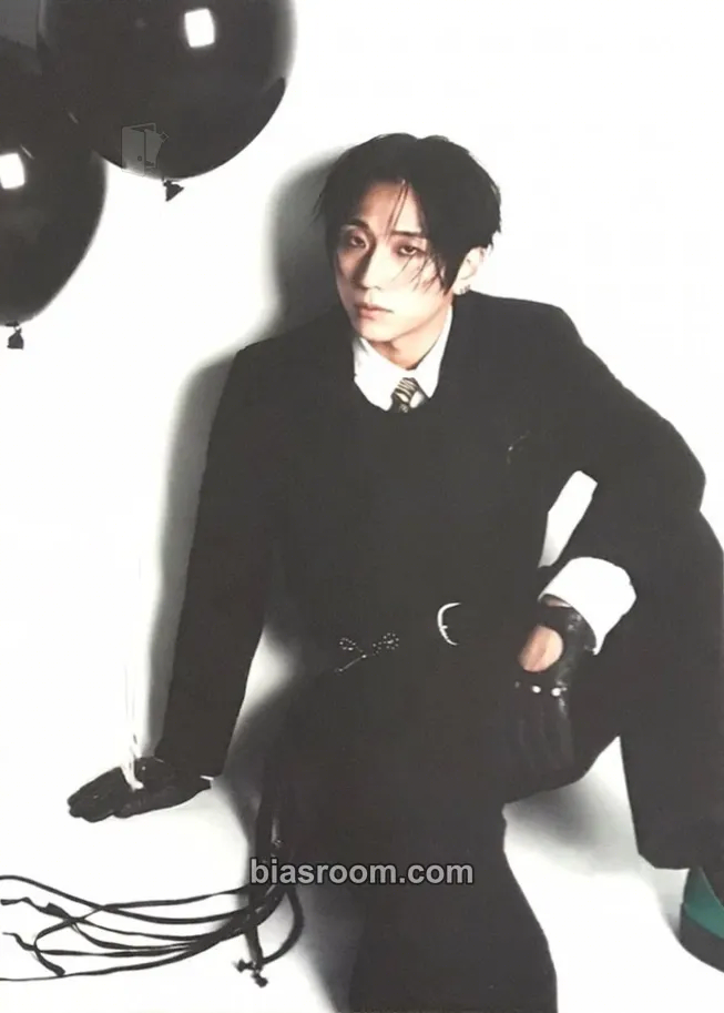 Gunil Beautiful Mind Photocard - Xdinary Heroes - Xdinary Heroes K-pop photocard