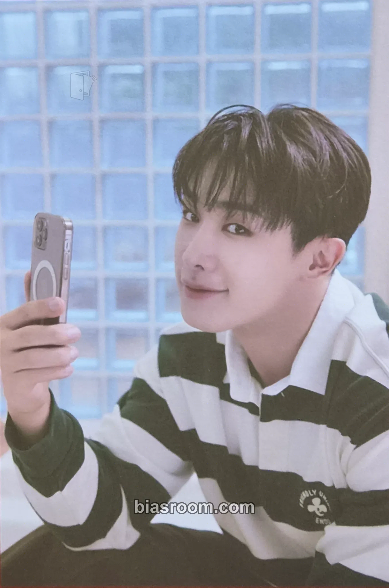 Wonho 2023/2024 Season's Greetings - Travel in 2023, Vacation in 2024 Photocard - Wonho K-pop photocard