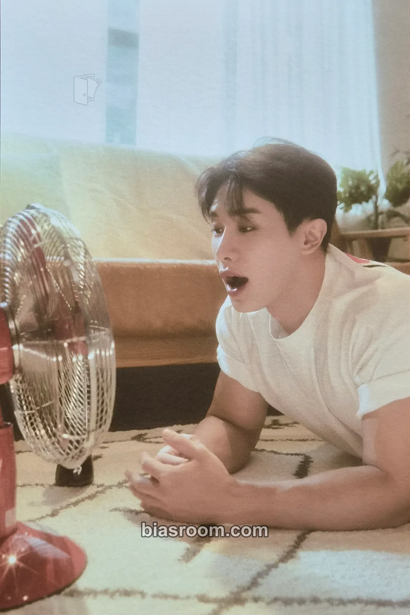 Wonho 2023/2024 Season's Greetings - Travel in 2023, Vacation in 2024 Photocard - Wonho K-pop photocard