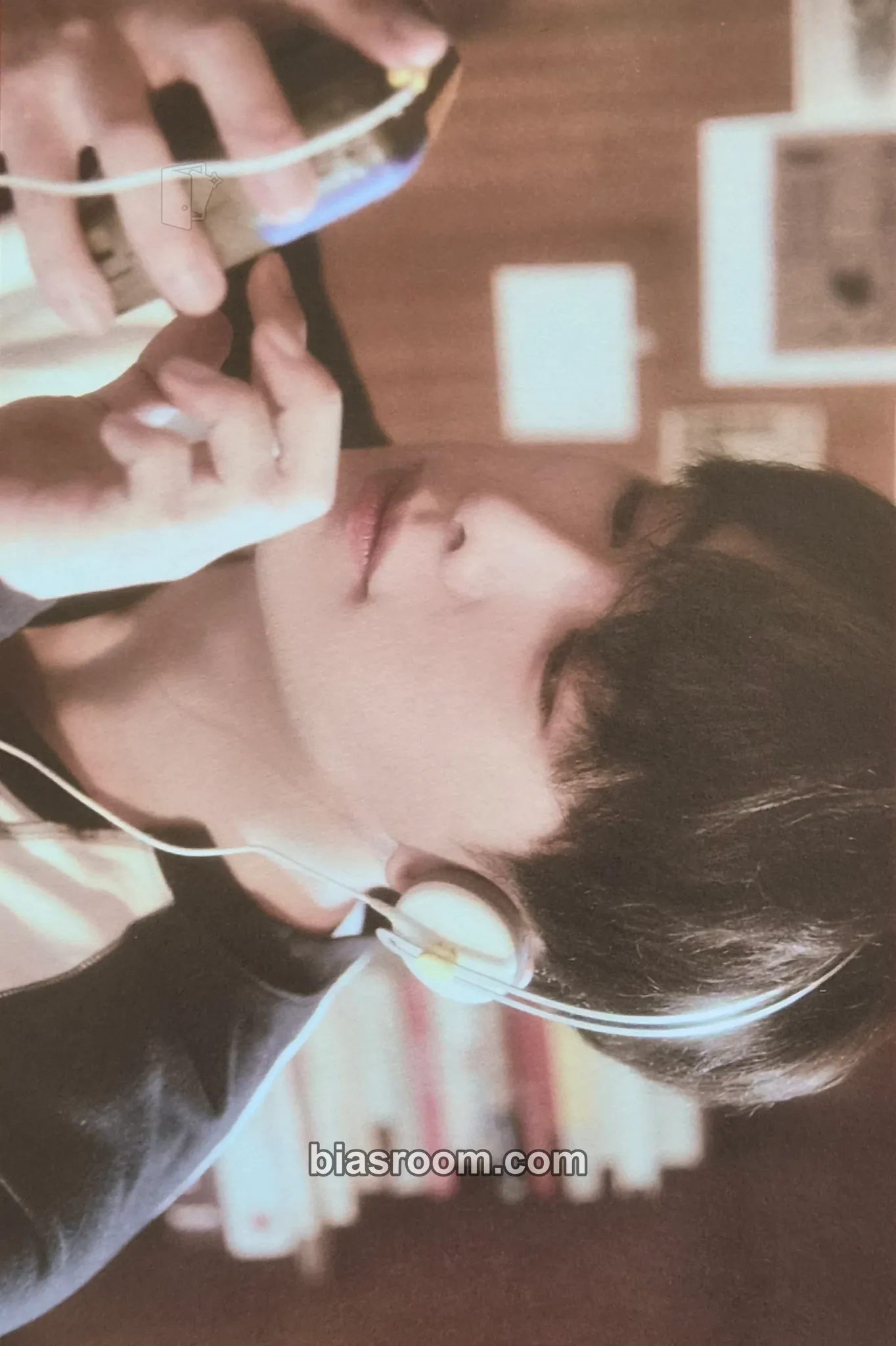 Wonho 2023/2024 Season's Greetings - Travel in 2023, Vacation in 2024 Photocard - Wonho K-pop photocard