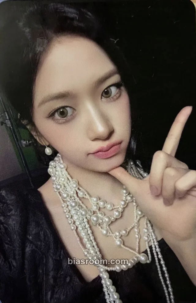 IVE - Yujin - IVE The 2nd World Tour <SHOW WHAT I AM> Event merch photocard ring