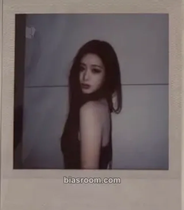 BABYMONSTER - Ahyeon - FOREVER Album polaroid merch inclusion polaroid set