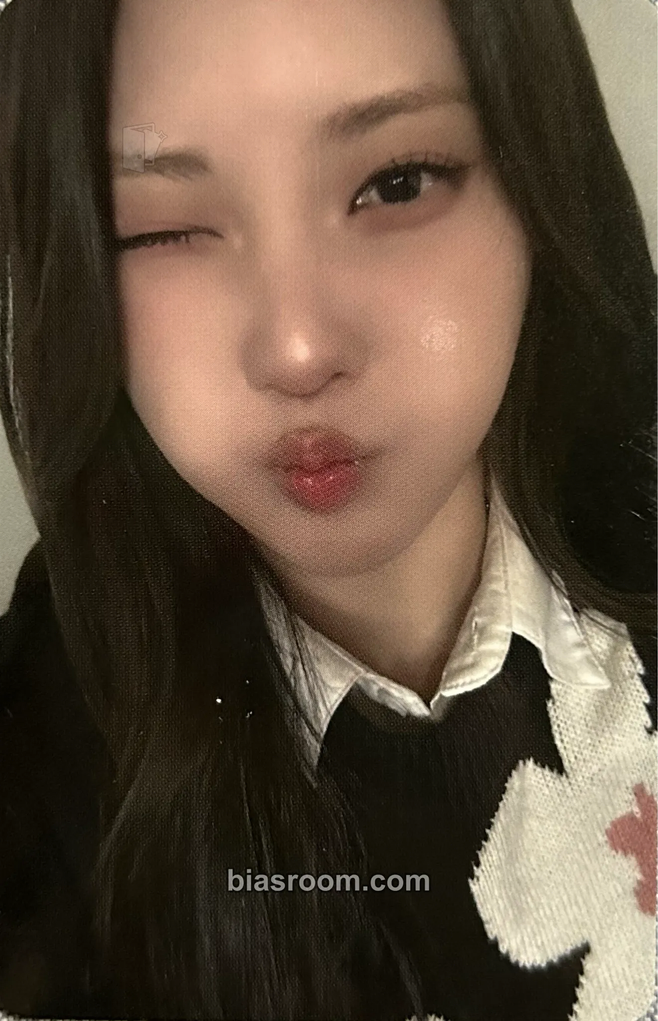 Chaein On The Violet Photocard - PURPLE KISS - PURPLE KISS K-pop photocard