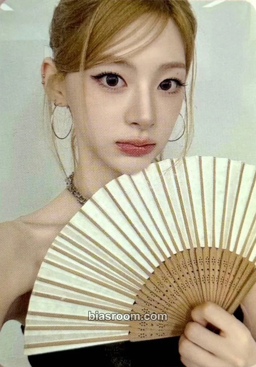 Seeun STAY ALIVE Photocard - STAYC - STAYC K-pop photocard