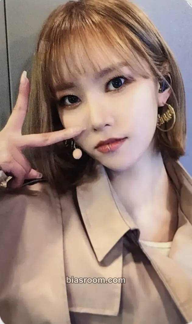 Monday Play Game : Awake Photocard - Weeekly - Weeekly K-pop photocard