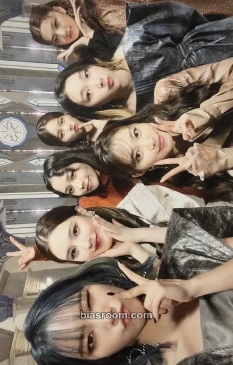 Play Game : Awake Photocard - Weeekly - Weeekly K-pop photocard