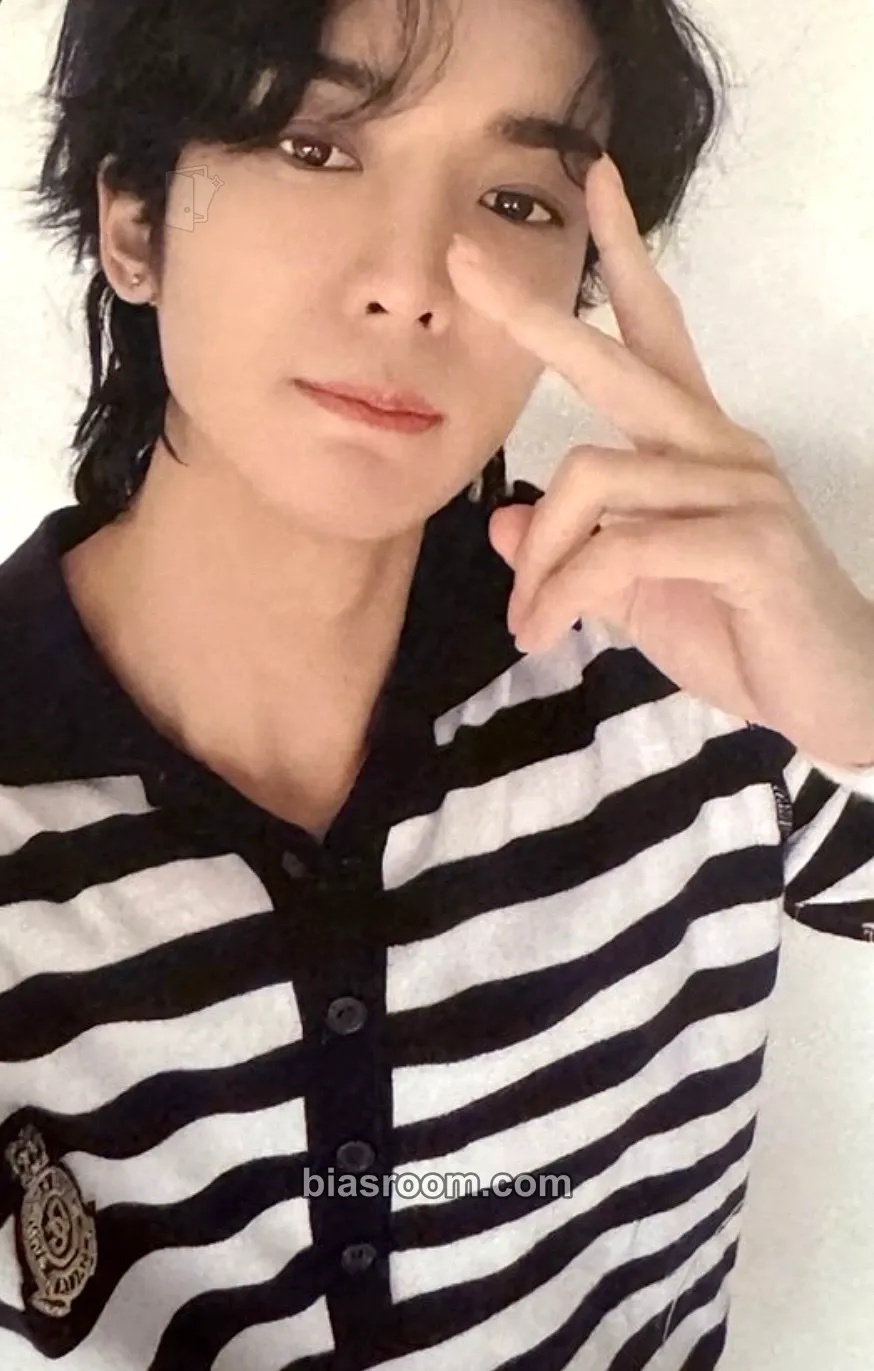 Yuto LOVE or TAKE Photocard - PENTAGON - PENTAGON K-pop photocard