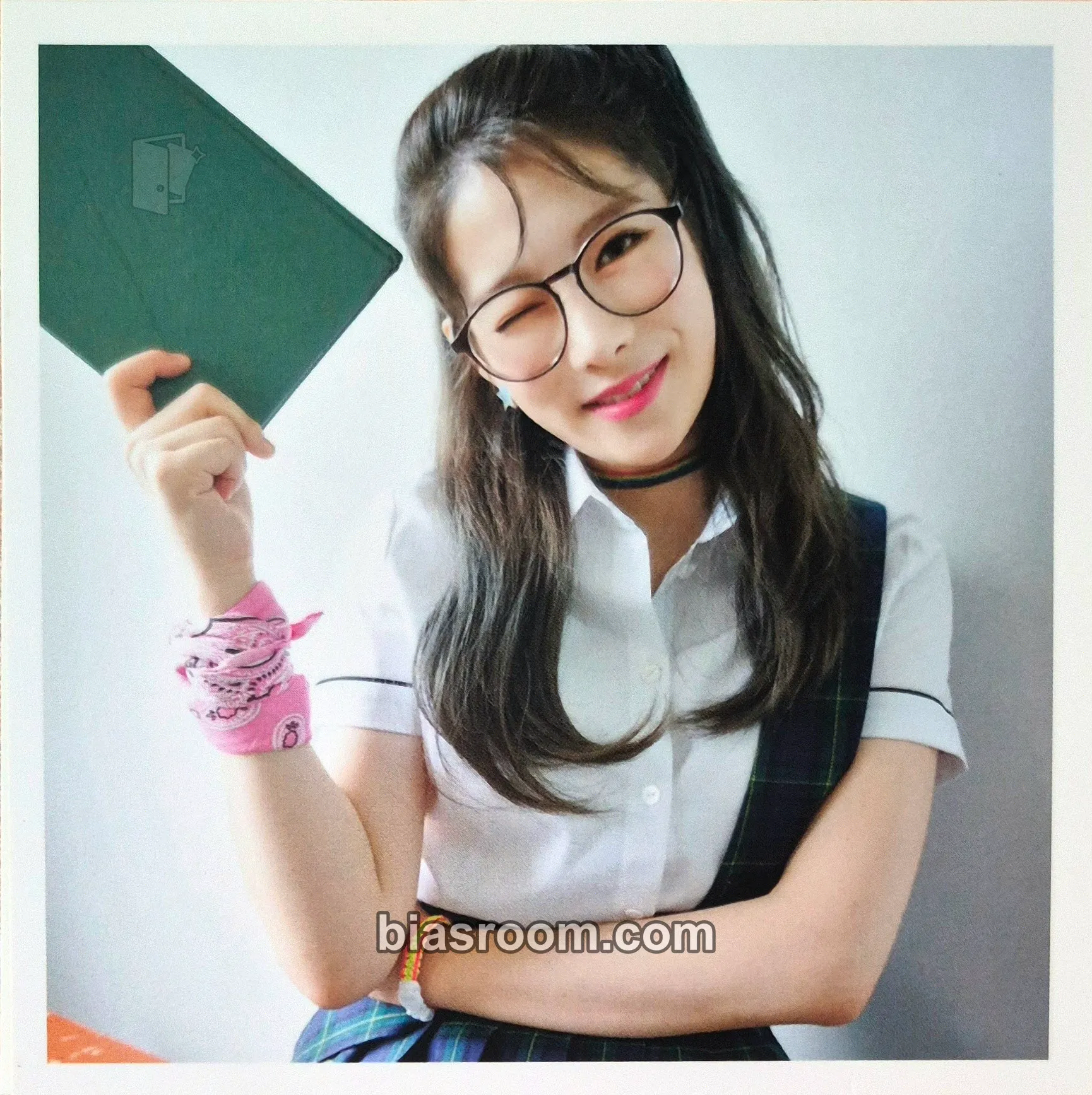 Rena (Yaebin) Schxxl Out Photocard - PRISTIN - PRISTIN K-pop photocard