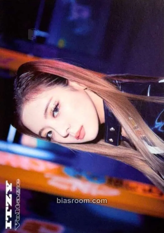 Lia Voltage Photocard - ITZY - ITZY K-pop photocard