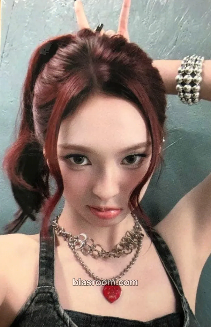 Chiquita CHOOM World Tour Photocard - BABYMONSTER - BABYMONSTER K-pop photocard