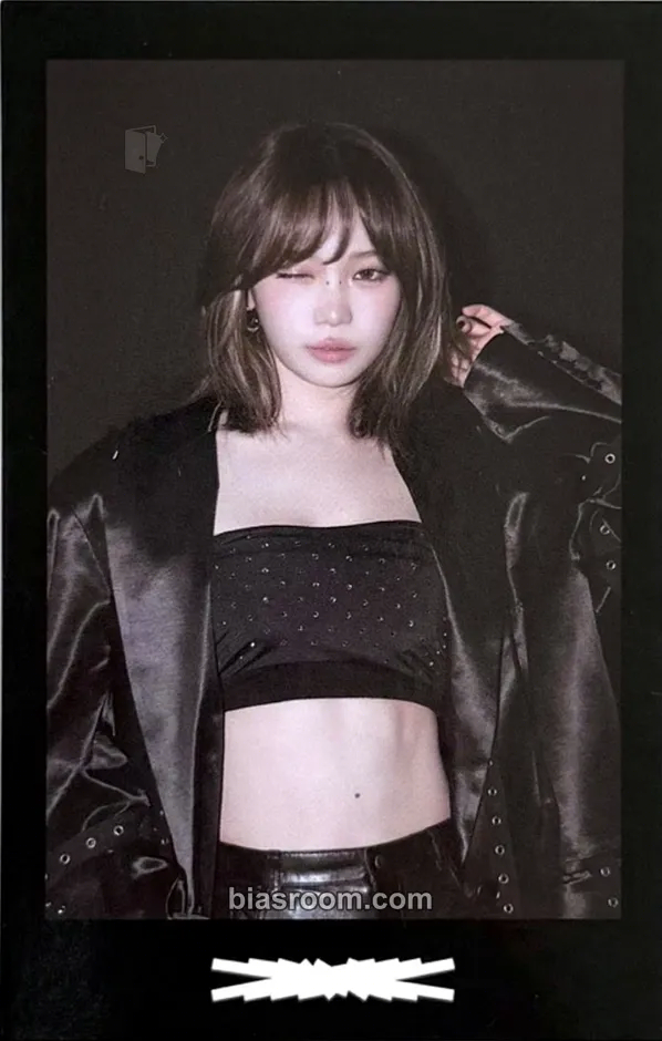 Kim Chaewon 2026 Tour 'Easy Crazy Hot Encore' in Seoul Digicode Photocard - LE SSERAFIM - LE SSERAFIM K-pop photocard