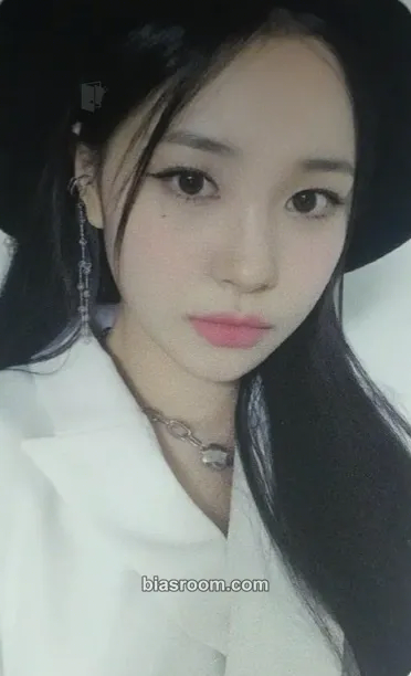 Jihan Play Game : Awake Photocard - Weeekly - Weeekly K-pop photocard