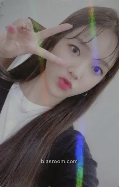Soojin Play Game : Holiday Photocard - Weeekly - Weeekly K-pop photocard