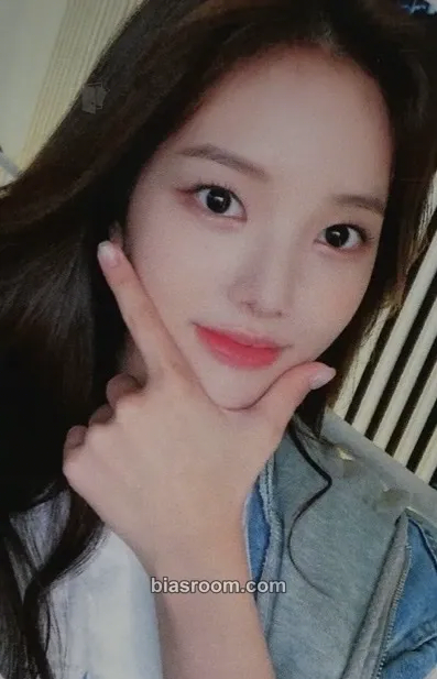 Soojin Play Game : Holiday Photocard - Weeekly - Weeekly K-pop photocard