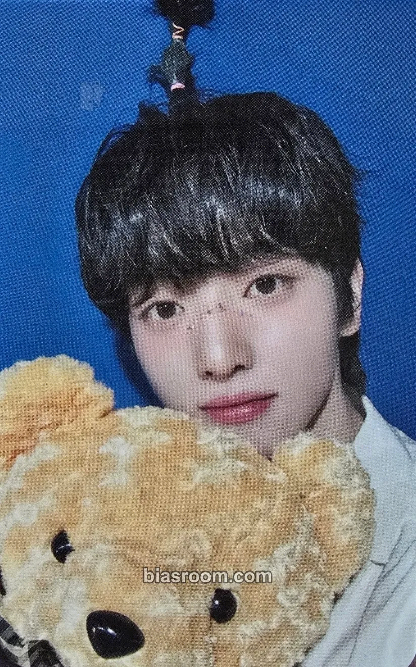 Yujun HOUSE OF TRICKY : SPUR Photocard - xikers - xikers K-pop photocard