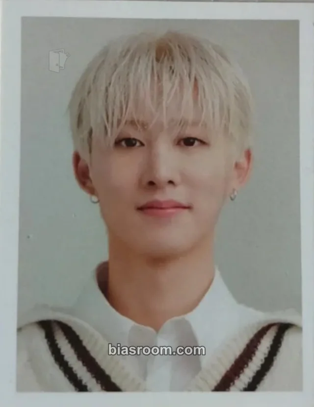B.I - B.I - Cosmos Album album inclusion id photo