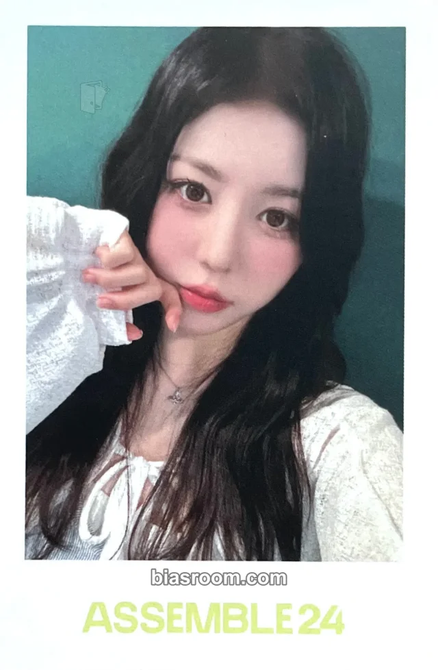 tripleS - Hyerin - Assemble24 Album fansign everline polaroid