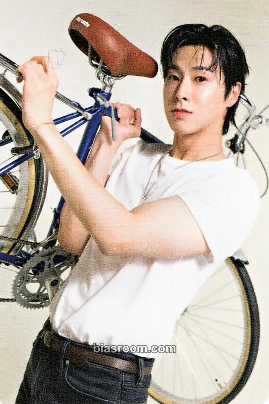 U-Know Yunho 2024 Season's Greetings Photocard - TVXQ - TVXQ K-pop photocard