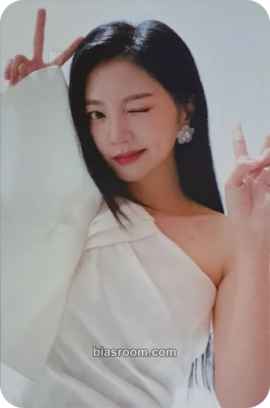 Haein Blossom Photocard - LABOUM - LABOUM K-pop photocard