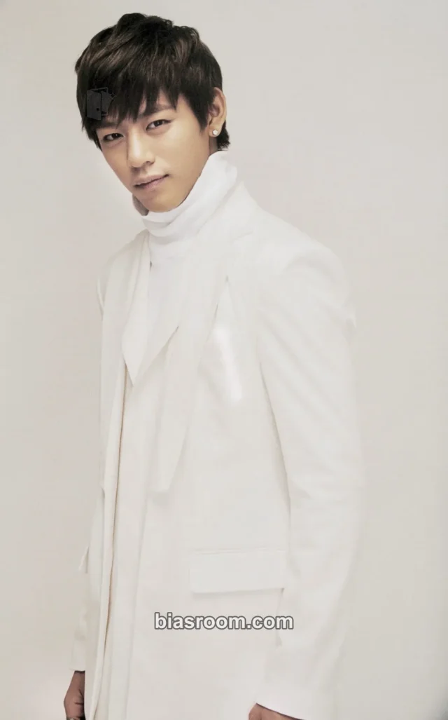 BANG&JUNG&YOO&MOON - Daehyun - B.A.P: Live on Earth 2013 Tour Event photo set tour merch