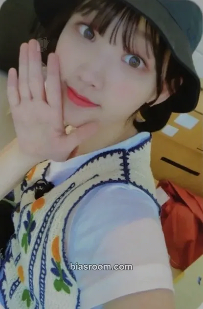 Jiyoon Play Game : Holiday Photocard - Weeekly - Weeekly K-pop photocard