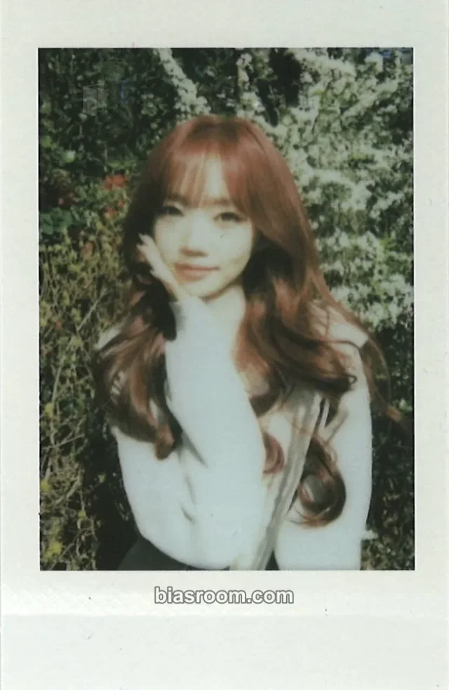 tripleS - Shion - LOVE&POP pt.1 Album album photocard polaroid blooming flower version