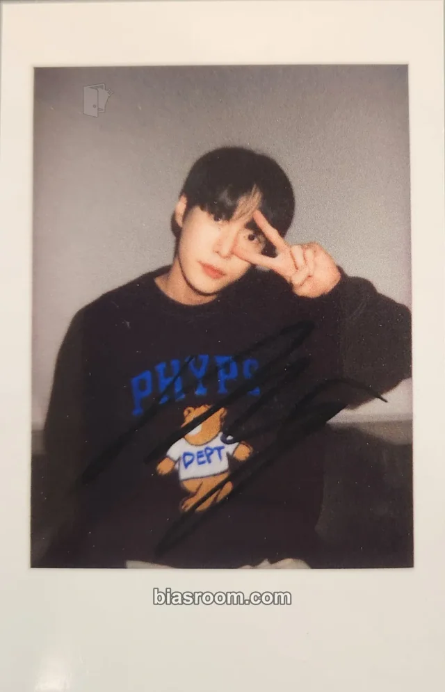 NCT 127 - Doyoung - Favorite Album video call (fancall) withfans / yizhiyu (yzy) polaroid printed signature