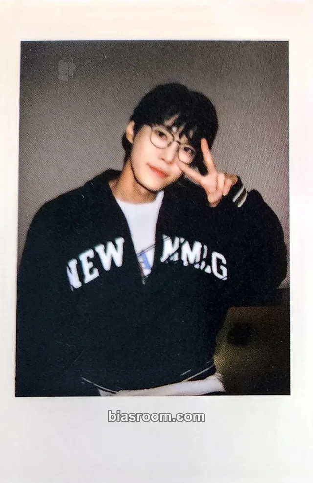 NCT 127 - Doyoung - Favorite Album video call (fancall) withfans / yizhiyu (yzy) polaroid printed signature