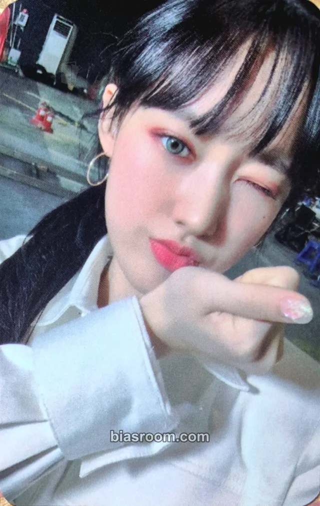 Weki Meki - Sei - NEW RULES Album withfans / yizhiyu (yzy) pob (pre-order benefit)