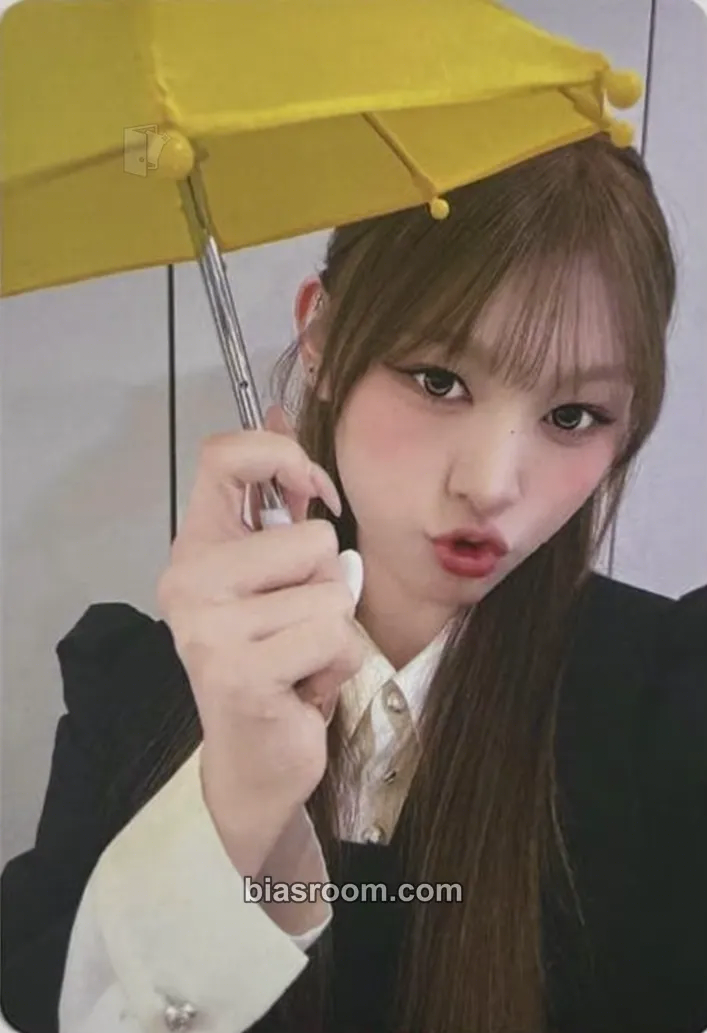 Minami lip bomb Photocard - RESCENE - RESCENE K-pop photocard