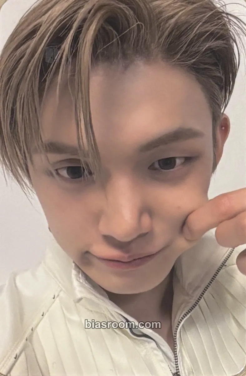 Yeonjun NO LABELS: PART 02 Photocard - TOMORROW X TOGETHER - TOMORROW X TOGETHER K-pop photocard