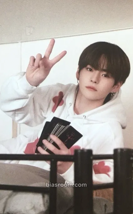 Yoshi The mysterious class Photocard - TREASURE - TREASURE K-pop photocard