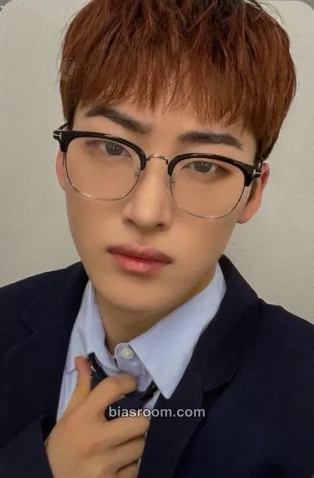 Youmin Smoke Point Photocard - ALL(H)OURS - ALL(H)OURS K-pop photocard