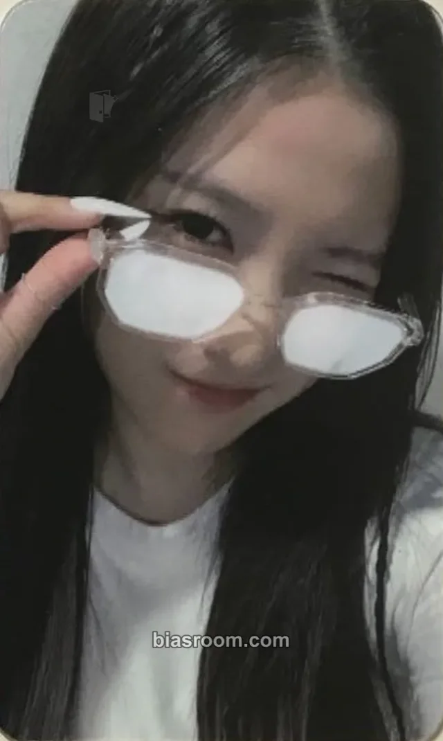 Cherry Bullet - Remi - Cherry Dash Album jump up lenticular lucky draw (LD) round 1