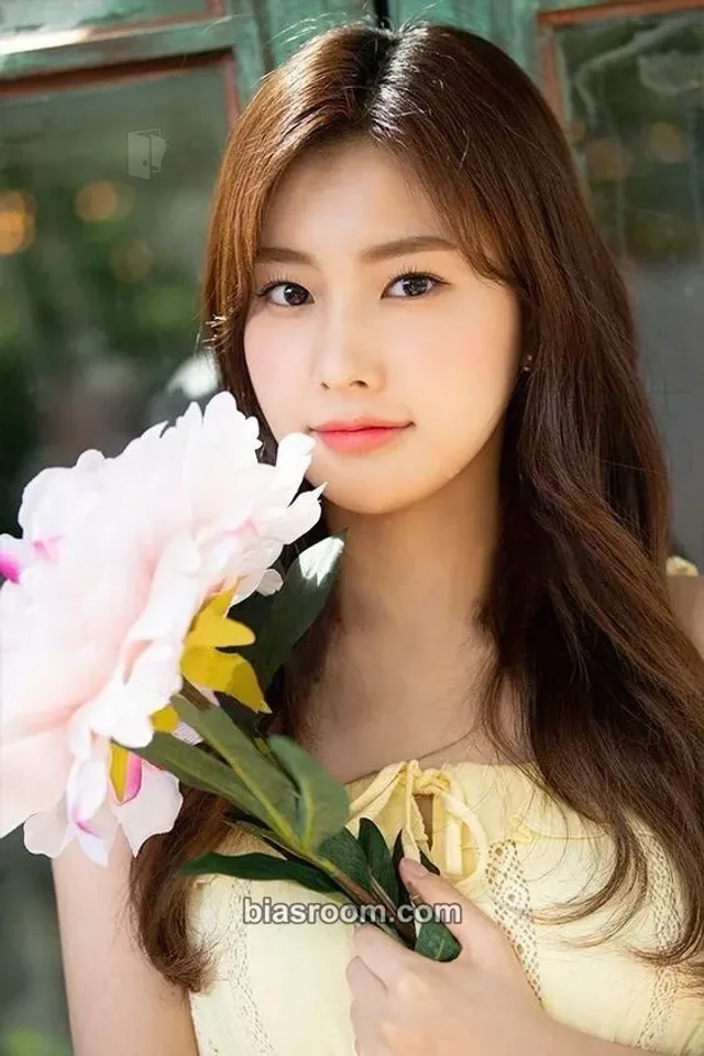 IZ*ONE - Hyewon - DICON VOLUME 8 “LOOK AT MY iZ” Other pob (pre-order benefit) rakuten postcard