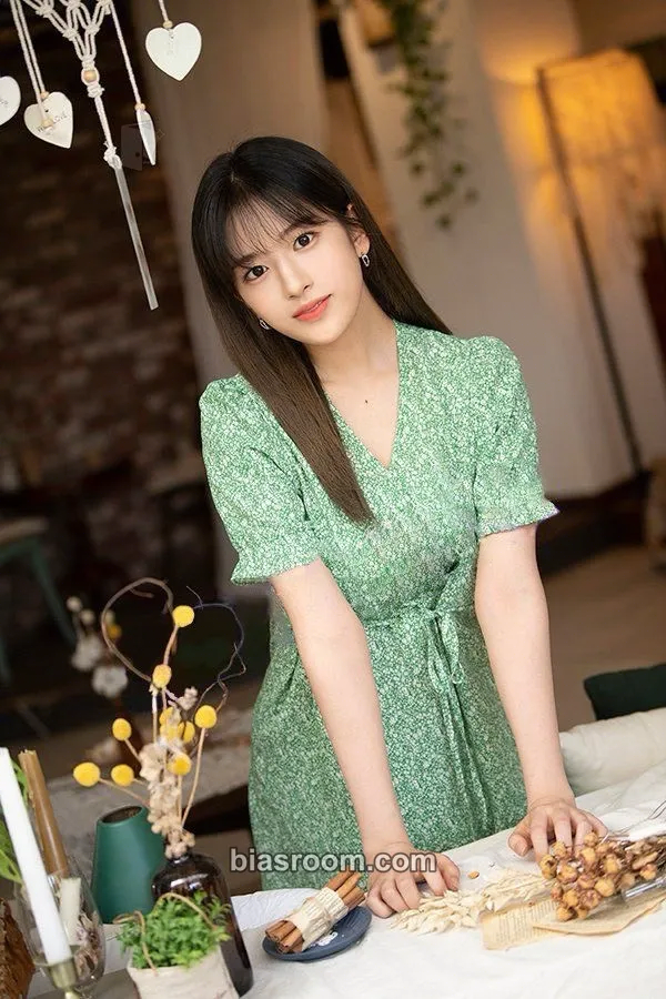 Yujin DICON VOLUME 8 “LOOK AT MY iZ” Photocard - IZ*ONE - IZ*ONE K-pop photocard